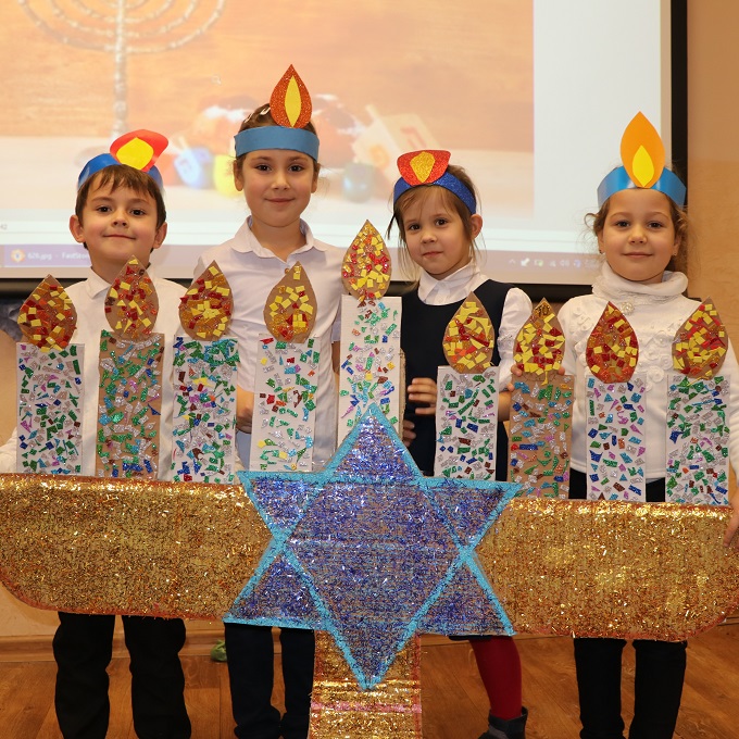 🕎 ORT is proud to mark Chanukah alongside a number of global organizations in support of a project dedicated to the memory of North Macedonian Jewry. 

Find out how you can support this cause - and how ORT students can design a futuristic menorah - here: ort.org/en/news/ort-su…