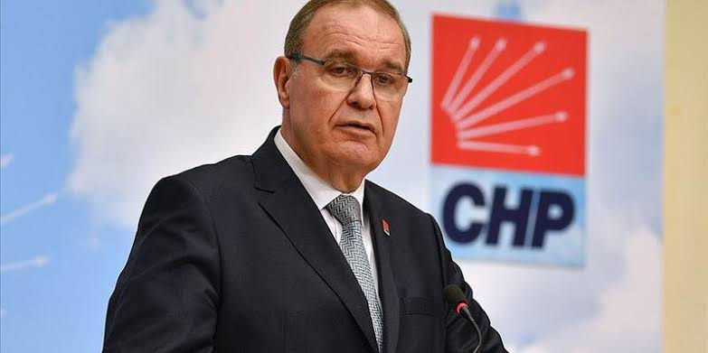 BGazete's tweet photo. #CHP'li Faik Öztrak, "Bu nasıl bir devlet yönetimidir? Bu kadar gayrı ciddilik kabile devletinde bile olmaz' https://t.co/KAyEr4ZVyM