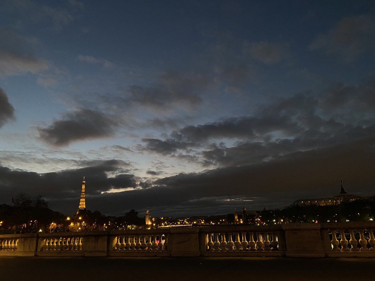 nikosaliagas's tweet photo. #Paris now @Paris @LaTourEiffel https://t.co/ArNtpytlDU