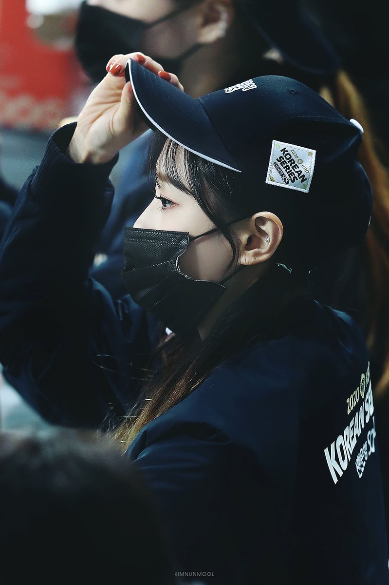 kimnunmool's tweet photo. 201123 

우리집 냉동실에 얼려져있는 메로나보다 더 차가운 냉동츄

#츄 #김지우 #Chuu

@loonatheworld https://t.co/qpH6hJ1So8