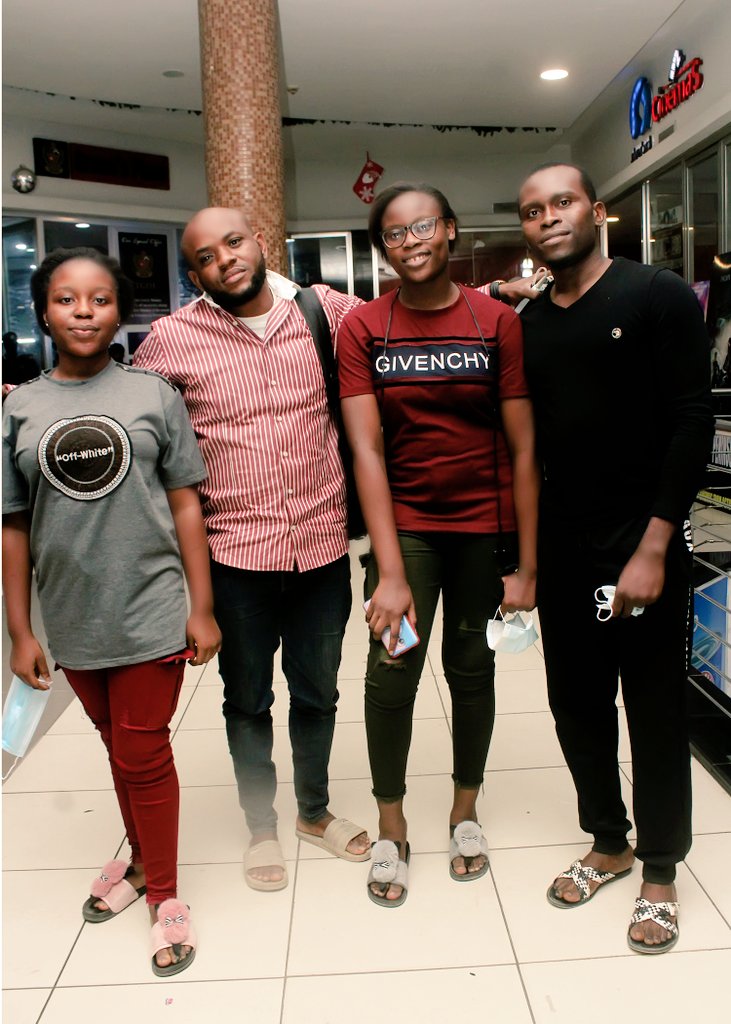 EASYSOURCELAGOS's tweet photo. See my nieces wey dey @davido "PARA PARA FOR ME" as they earned themselves 10(A1s) for the one in wine top, while 8(A1s) for the other in hash top in there WAEC BECE. Na so me self come #FEM them by taking them to the cinema to watch @toyin_abraham1 #ALAKADARELOADED
#WaecBece https://t.co/53XNvb46qu