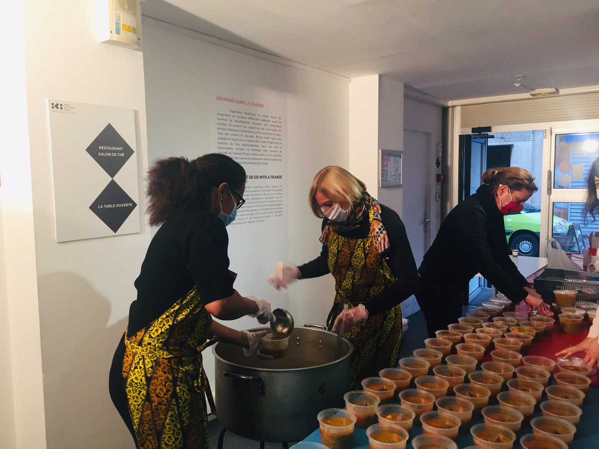 anneclaire_boux's tweet photo. Contre la précarité alimentaire qui touche un nombre croissant de personnes, notamment dans les quartiers populaires, @latableouverte2 propose deux fois par jour, 7/7 des repas complets.

@Paris soutient les associations locales, dont l’action est inestimable durant la crise. https://t.co/8GLXLYhjOO