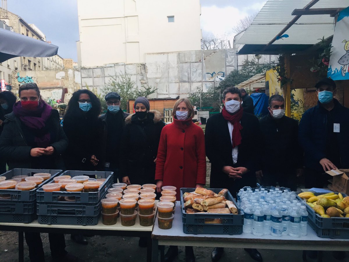 anneclaire_boux's tweet photo. Contre la précarité alimentaire qui touche un nombre croissant de personnes, notamment dans les quartiers populaires, @latableouverte2 propose deux fois par jour, 7/7 des repas complets.

@Paris soutient les associations locales, dont l’action est inestimable durant la crise. https://t.co/8GLXLYhjOO