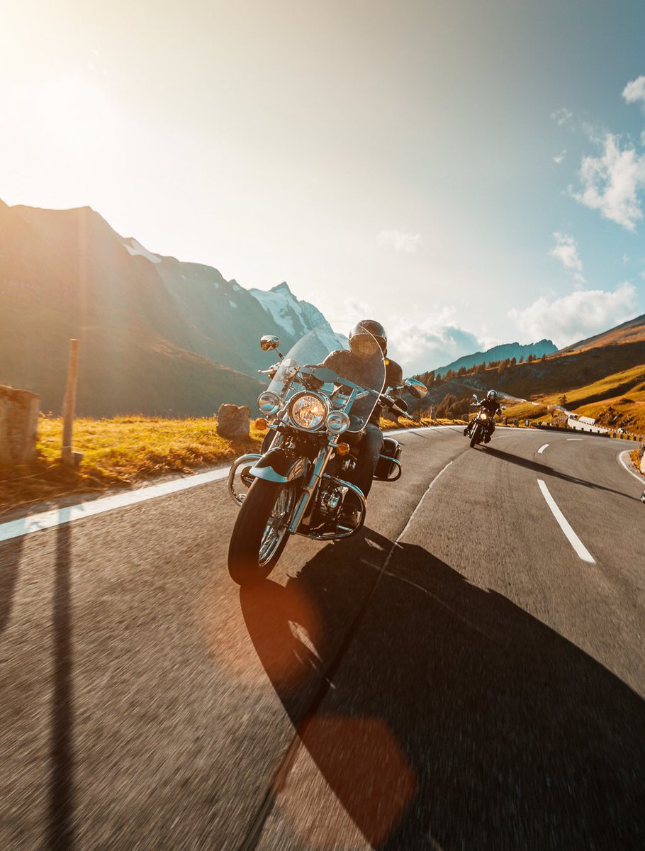 7eye_sunglasses's tweet photo. Looking for prescription riding sunglasses? Look no further 🕶
•
7eye offers the highest quality prescription lenses with the fastest turn around time 💯 
#treatyourself this holiday❄️
#motorcyclesofinstagram https://t.co/DfKhyx2UsU