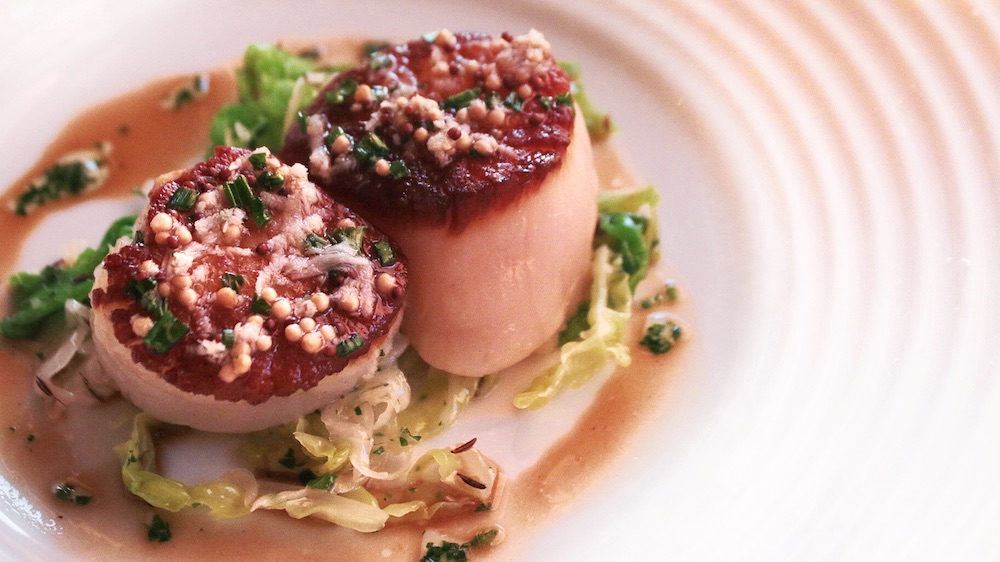 The next Everest at Home menu features Sautéed Sea Scallops, Prime Beef and more.  Treat yourself to dinner here:  bit.ly/370x7fx