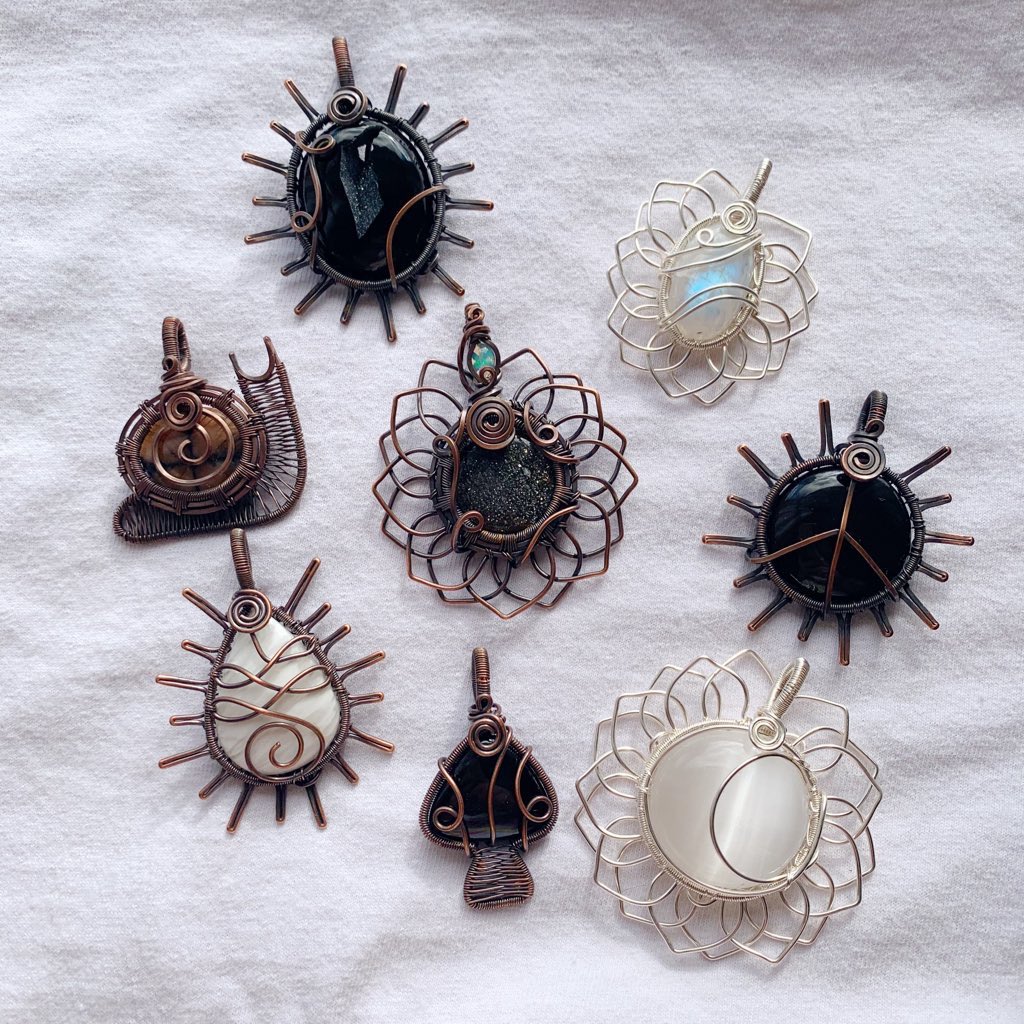 mildhippie's tweet photo. 🖤☯️🤍 YIN YANG 🤍☯️🖤

pendants available 11/27 @ 4pm EST https://t.co/xvzqHZHe6j