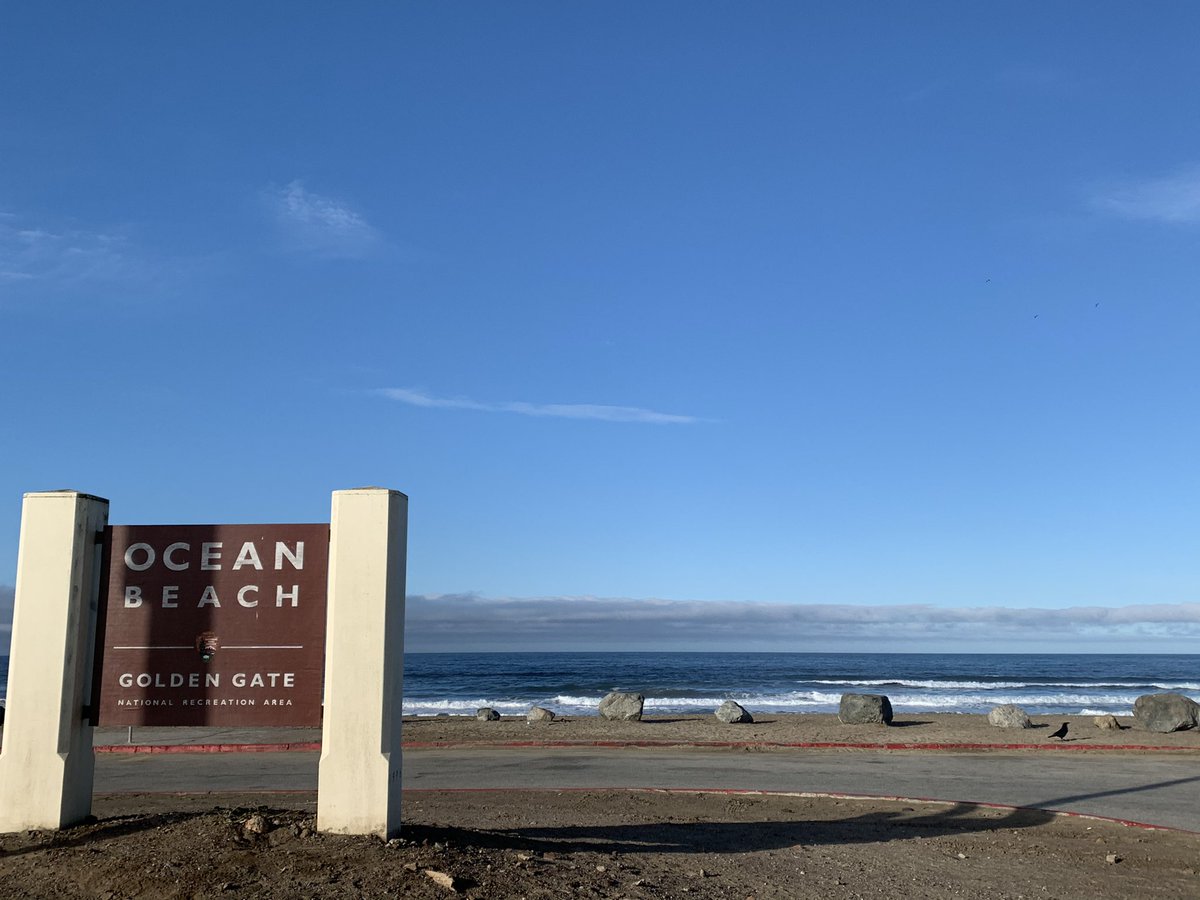 Helene33's tweet photo. Ocean run solo half marathon with @BarackObama ‘s soothing voice in my ear. #APromisedLand #BarackObama https://t.co/ELRijuaP2J