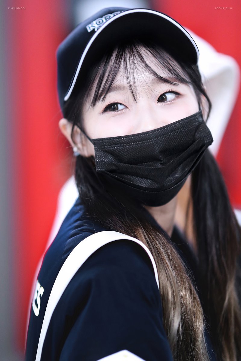 kimnunmool's tweet photo. 201123 

우리집 찬장에 있는 바나나 카스타드보다 더 부드러운 힐링츄

#츄 #김지우 #Chuu 

@loonatheworld https://t.co/3Y5WOnyRHm