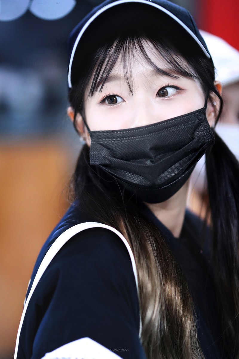 kimnunmool's tweet photo. 201123 

우리집 찬장에 있는 바나나 카스타드보다 더 부드러운 힐링츄

#츄 #김지우 #Chuu 

@loonatheworld https://t.co/3Y5WOnyRHm