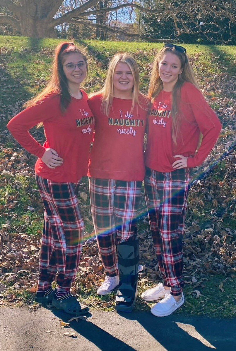 CalvertSGA's tweet image. Congrats to our PJ day winners! Zoe, Olivia, and Elisabeth!
