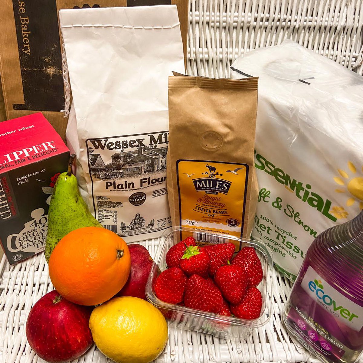 PPGCFarmShop's tweet photo. Just a little reminder that our Farm Shop stocks a wide and interesting range of food and household essentials, much of it sourced locally.
#shoplocal #widcombe #shopinBath https://t.co/F1nRBbeXqf