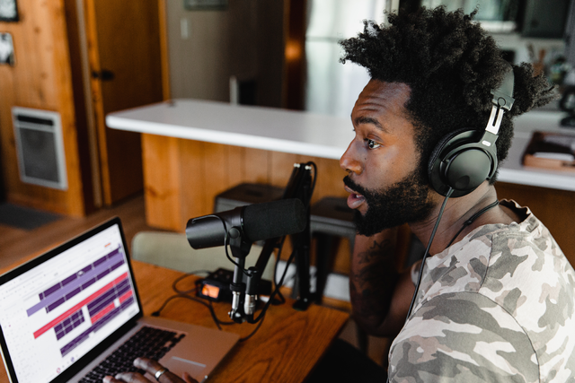 MySkillit's tweet photo. Have you ever wanted to start a #podcast? Taking a podcasting course on #MySkillit can give you more hands-on experience with live and in-person sessions to get you started with your first episode. https://t.co/QyJUJS96dY https://t.co/v4o2HYf5Nz