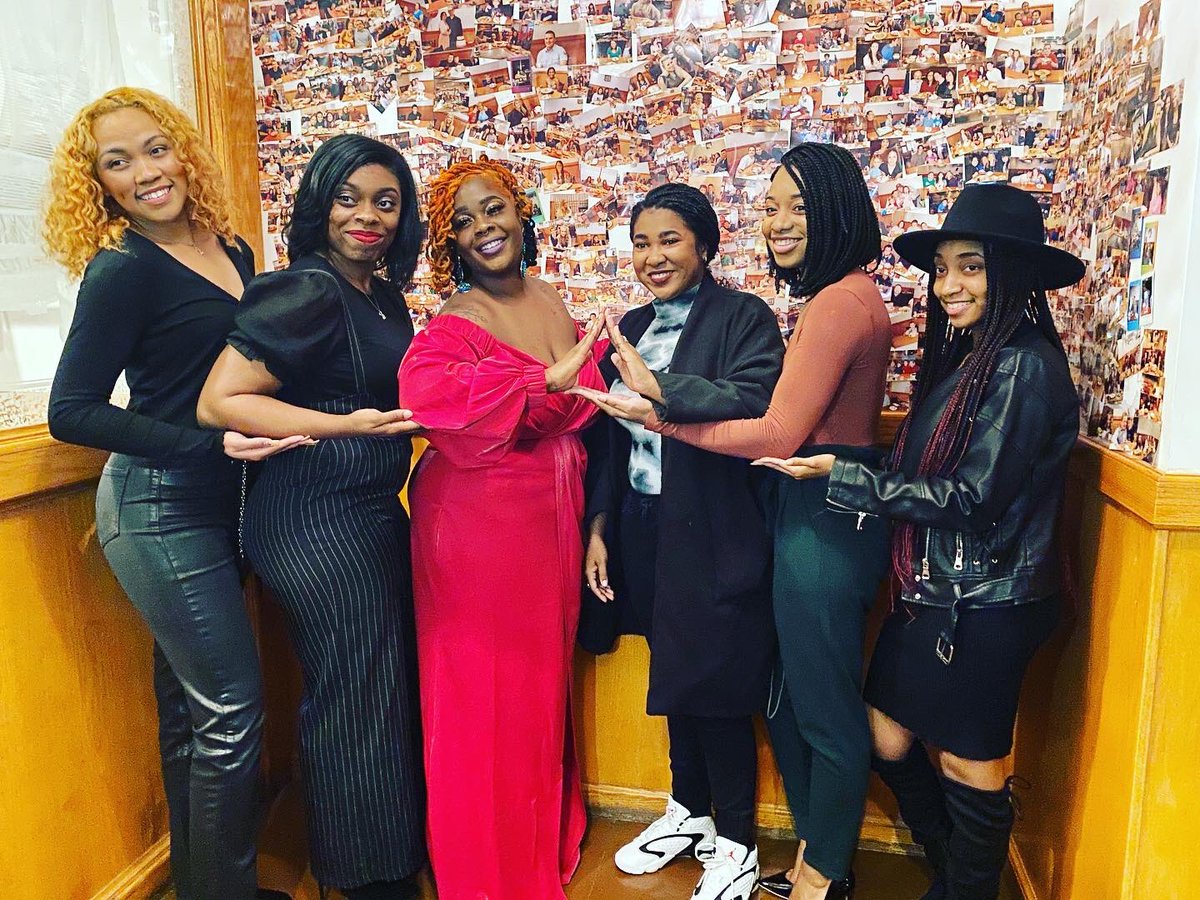 YeahISaidIt____'s tweet image. I Love My Sandz. That is All. #Thankful #DST #BetaMade #AOML ♥️🐘🔺