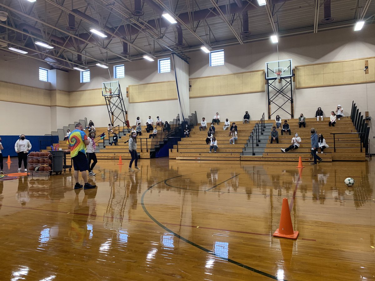 HurleyMiddle's tweet photo. White Team Cohort A participating in the soccer shoot! #SpiritGames https://t.co/57ci5umb0u