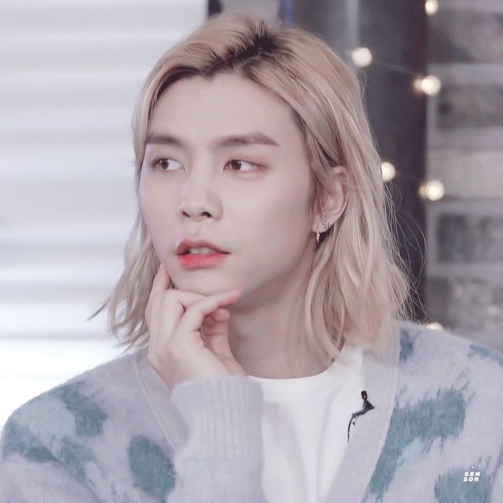 ชอบนิสัยจอห์นหลายอย่าง แต่ที่เห็นชัดมากๆคือความ open-minded คือเขาเป็นคนใจกว้างจริงๆ ทั้งกับตัวเองในการเปิดรับประสบการณ์หรือแนวคิดหรือกิจกรรมใหม่ๆ ในทางเดียวกันก็respectคนอื่น ให้กำลังใจคนอื่น เป็นpositive energyให้คนรอบข้าง ที่เราrespectจอห์นมากคือเขาไม่มีความคิดแบบseniorityเลย