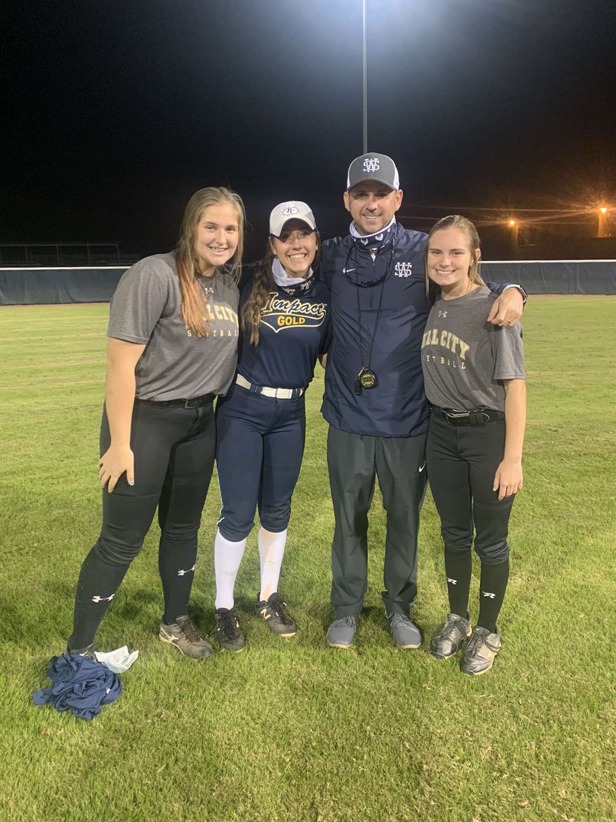 kendallperry___'s tweet photo. Had a great time @WallaceStSB camp yesterday!! Go Lions!🦁 @PellCitySB https://t.co/n1dnYqGD8q