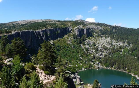 becerra_blasco's tweet photo. La Laguna Negra es de origen glacial, se sitúa en la sierra de los Picos de Urbión en el término municipal de Vinuesa, en Castilla y León, España. Forma parte del Parque natural de la Laguna Negra y los Circos Glaciares de Urbión, declarado en el año 2010.
#mipaisaje #DCSUVA https://t.co/1Ftu2YJu8r