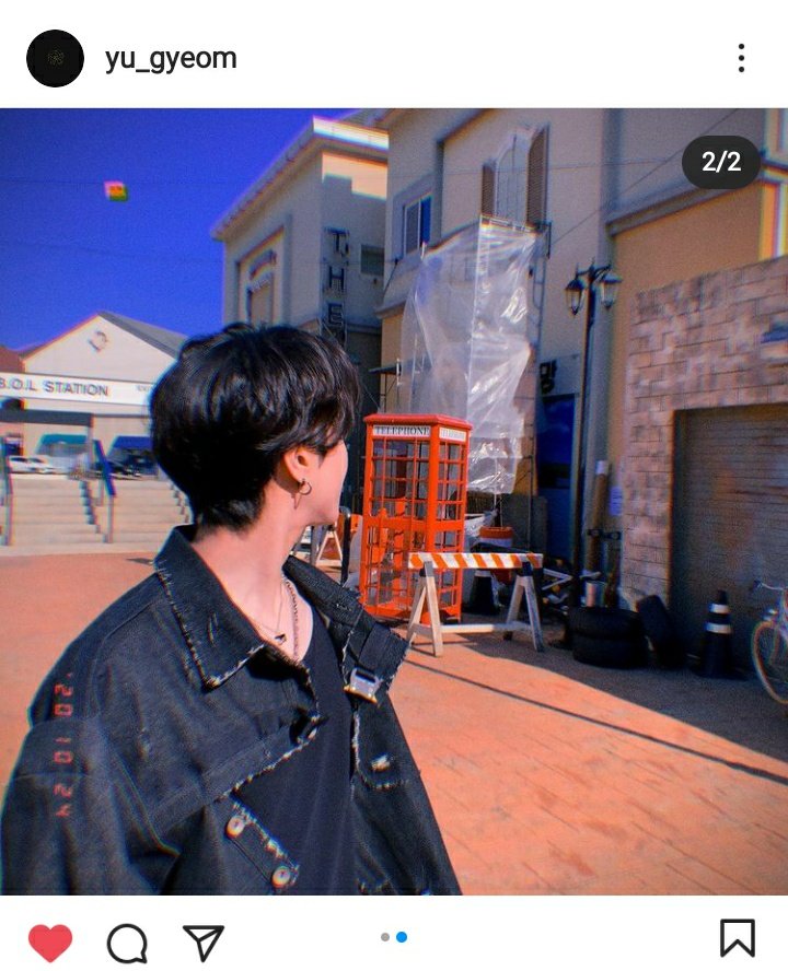 Lovestagram at it's finest. They take couple pics then they decide to post it at the same exact time  #Jingyeom  #PepiGyeom