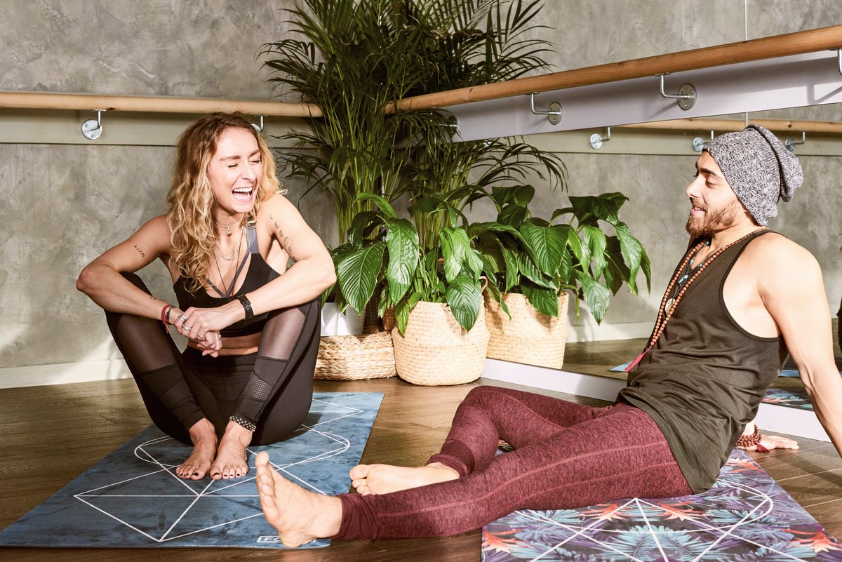 theformfitness's tweet photo. #Mondaymotivation: smile, shine and take it one day at a time 😄✨
Recently, things have been a lot. Just remember to take it easy and smile 😁 better times will come!
#yoga #happy #healthy #glow #flow #yogamat #AllAboutMyForm #formfamily https://t.co/AVbO3OwAN7