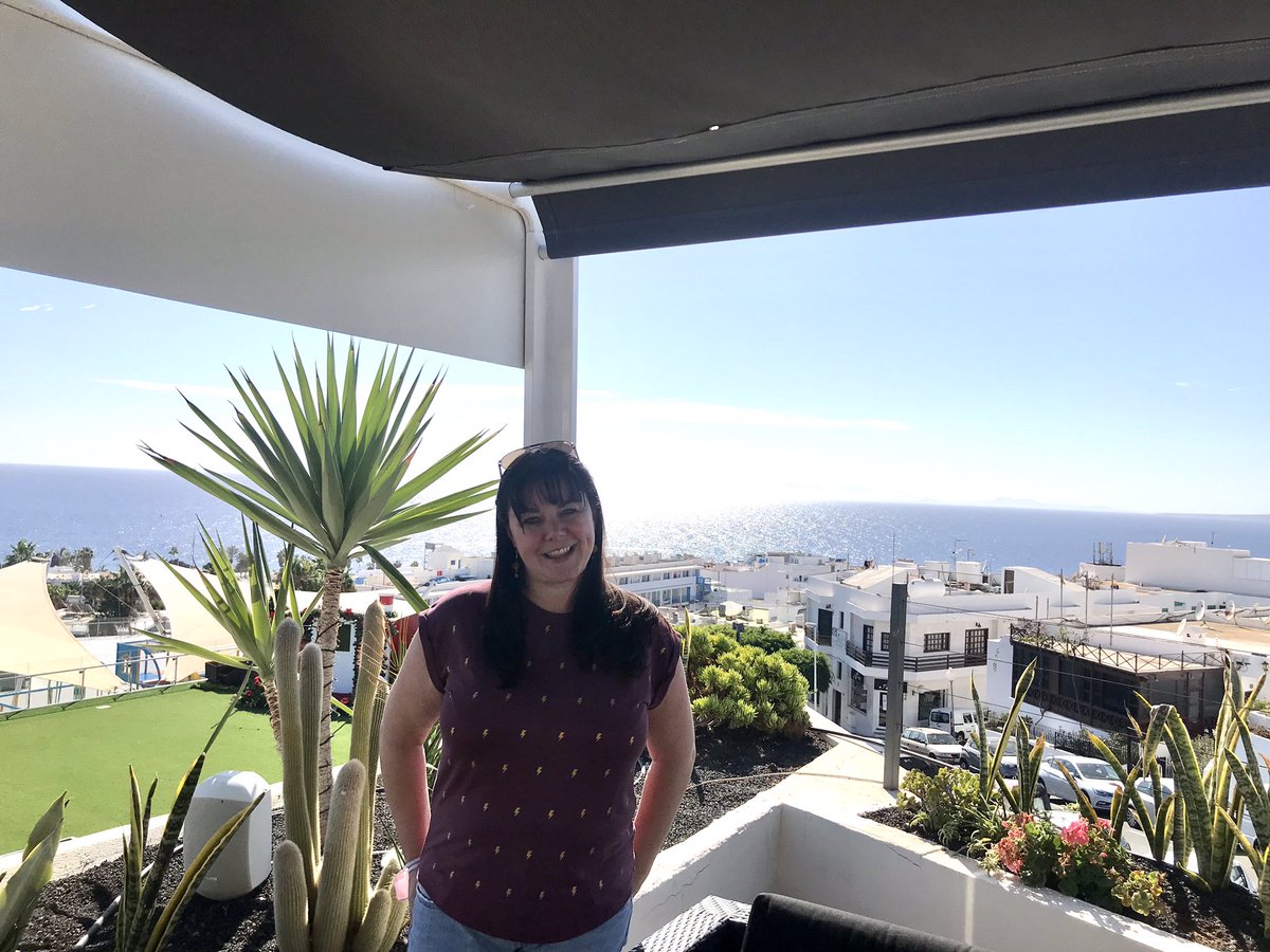 We’ve donated to a fantastic cause to help local families who’ve been hit hardest by the pandemic this year. There’s still time to donate any amount via buymeacoffee.com/terrieweather Or to give gifts or vouchers, simply drop Terrie a line 💝 <a href="/TerrieWeather/">Terrie Weather Lanzarote🦋</a> #DecemberToRemember