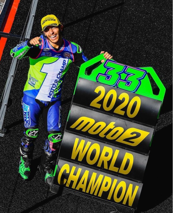 Con ustedes, Enea Bastianini de Kalex, flamante CAMPEON Mundial de #Moto2 2020
Algarve International Circuit #PortugueseGP #NewsMotoEC #MotoGP https://t.co/e11wCvuEeJ