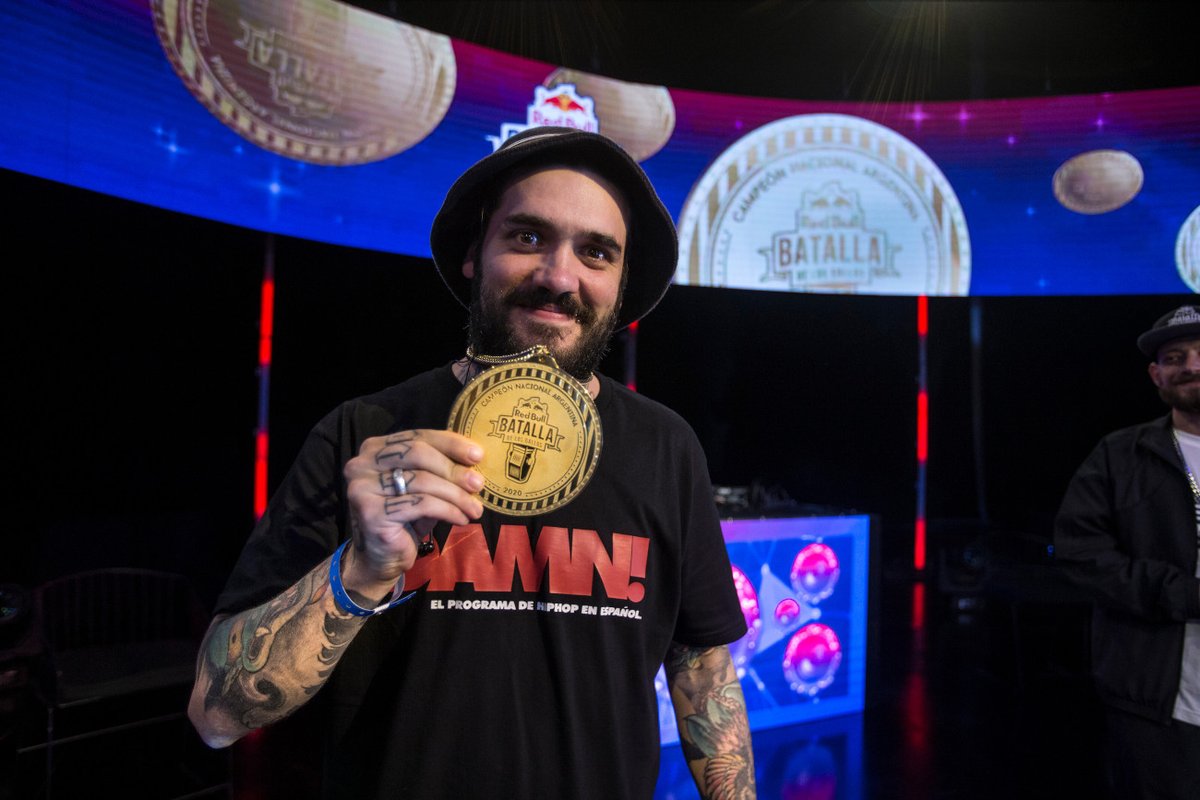 Después de 8 años Tata volvió a quedarse con la final argentina de Red Bull Batalla de los Gallos
https://t.co/50gAhcqgAH https://t.co/034uVZuU7h