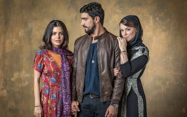 FilipeArthur1's tweet photo. Órfãos da Terra foi uma novela linda  acima de tudo ,eu amava a vilã exagerada da Alice,foi uma novela que o saudoso Flavio Migliaccio deu show como Mamede ,Sabatella brilhou como Soraia e Eliane Giardini pra variar arrasou como Rania.
Emmy merecido https://t.co/ev7GEd1PqL