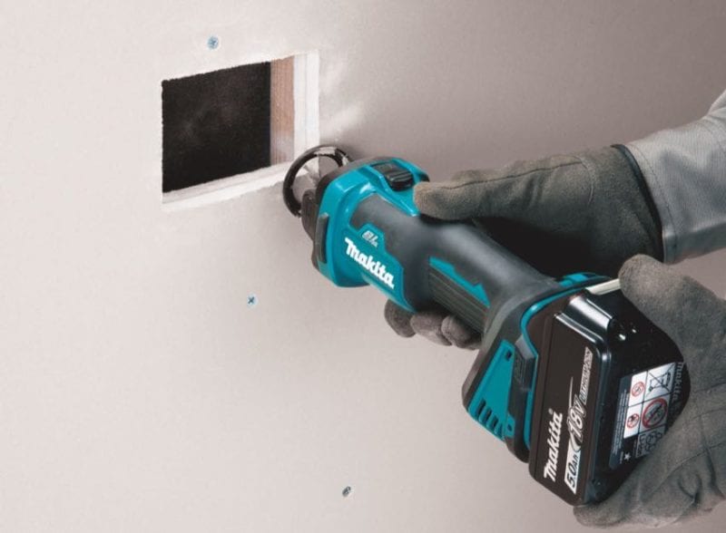 ProToolReviews's tweet photo. The #Makita 18V Cut-Out Tool (XOC02Z) improves upon the original model with a brushless motor and #AWS capability for wireless #dustcollection https://t.co/7WJ5dvNKRm
#OSHA #CutOutTool #ptrmak20 #makitatools #drywall #cutouttool #toolsofthetrade https://t.co/ZKe4xAdINn