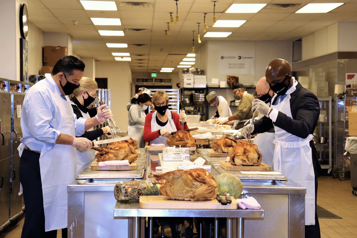 sodexo_live's tweet photo. Some scenes from our Thanksgiving Dinner prep with @VisitPasadena @PasadenaGov for the Union Station Homeless Services Dinner in the Park! #GiveBack https://t.co/U7AqHsDC9M