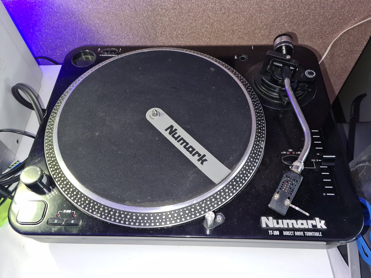 BeauDlicious's tweet photo. https://t.co/SSv5exqma0
Newmark TT100 decks Plus 2 mixers, speakers and headset £300 o.n.o. excellent condition, fully working order, ideal gift for Xmas. D.M for details. #newmark #vinyl #decks #mixers #speakers https://t.co/XItfVjCmDu