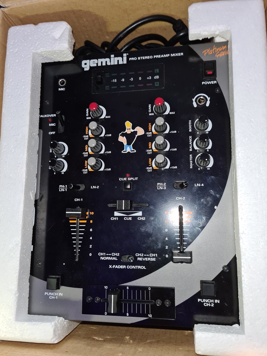 BeauDlicious's tweet photo. https://t.co/SSv5exqma0
Newmark TT100 decks Plus 2 mixers, speakers and headset £300 o.n.o. excellent condition, fully working order, ideal gift for Xmas. D.M for details. #newmark #vinyl #decks #mixers #speakers https://t.co/XItfVjCmDu