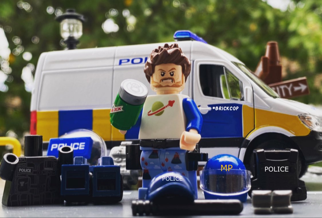 Brick_Cop's tweet photo. A Lego visual depiction of how we go from ‘Beat Duty’ Uniform, to full Public Order Level 2 kit.
Apparently someone is claiming Terrorist incidents didn’t happen because we were seen doing this in the street.
It’s what we do to protect London.
#ThinBlueLine #Level2 #KittedUp 🚨 https://t.co/5SiFrc45EH