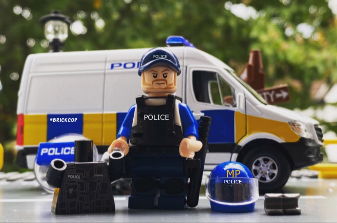 Brick_Cop's tweet photo. A Lego visual depiction of how we go from ‘Beat Duty’ Uniform, to full Public Order Level 2 kit.
Apparently someone is claiming Terrorist incidents didn’t happen because we were seen doing this in the street.
It’s what we do to protect London.
#ThinBlueLine #Level2 #KittedUp 🚨 https://t.co/5SiFrc45EH