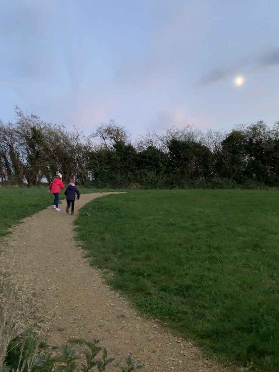 Lisa_Clapton's tweet photo. Straight out of after school club, 3 miles in the bag #beechgreensweat #dogwood4 #willow2 https://t.co/sQlroTwSh6