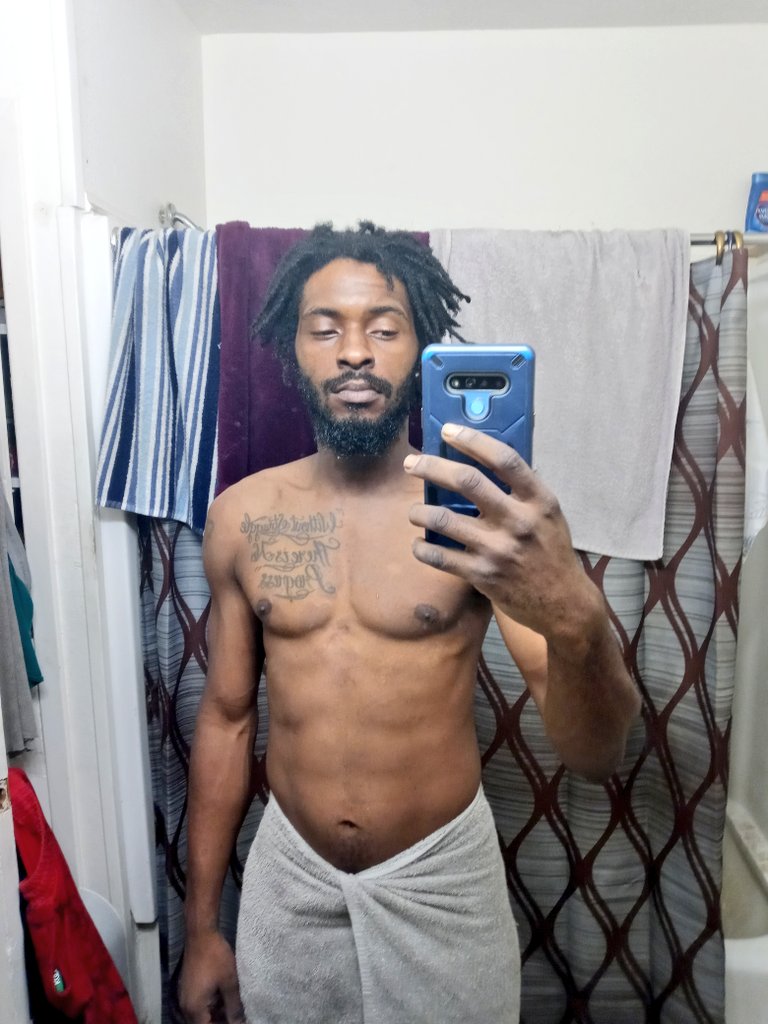 FADEUM_MIKE's tweet photo. Shower was lit π―!.....#dreadhead #goon #postweekend #vibes https://t.co/zPOZrBXTSO