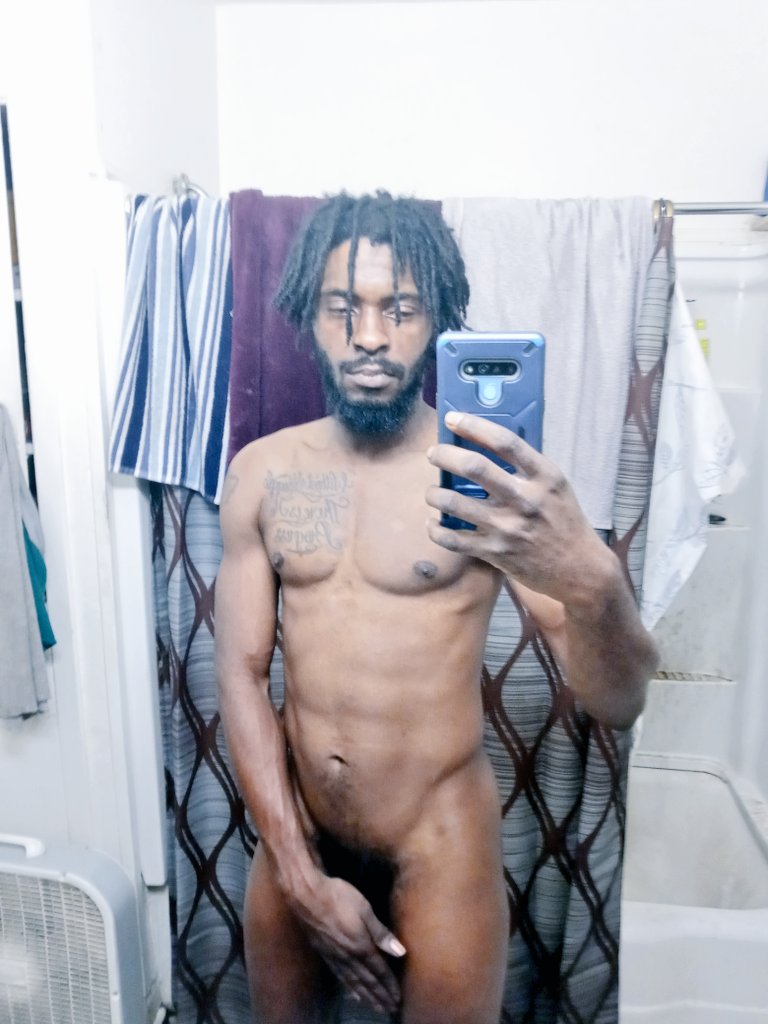 FADEUM_MIKE's tweet photo. Shower was lit π―!.....#dreadhead #goon #postweekend #vibes https://t.co/zPOZrBXTSO