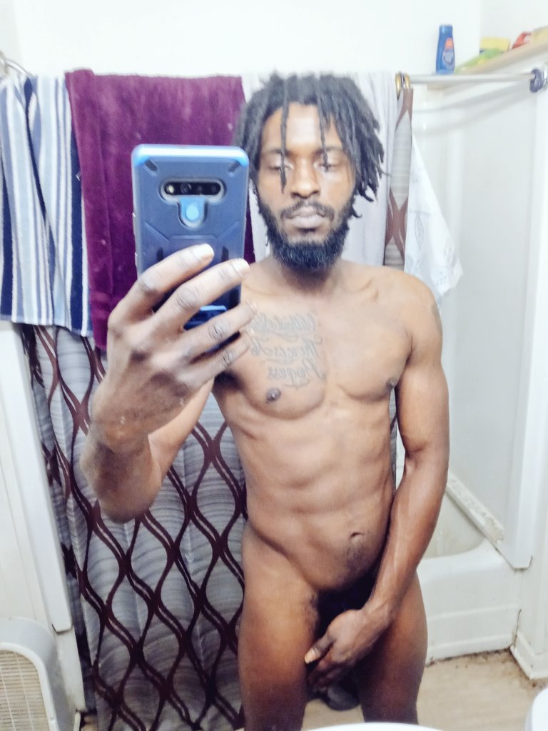 FADEUM_MIKE's tweet photo. Shower was lit π―!.....#dreadhead #goon #postweekend #vibes https://t.co/zPOZrBXTSO