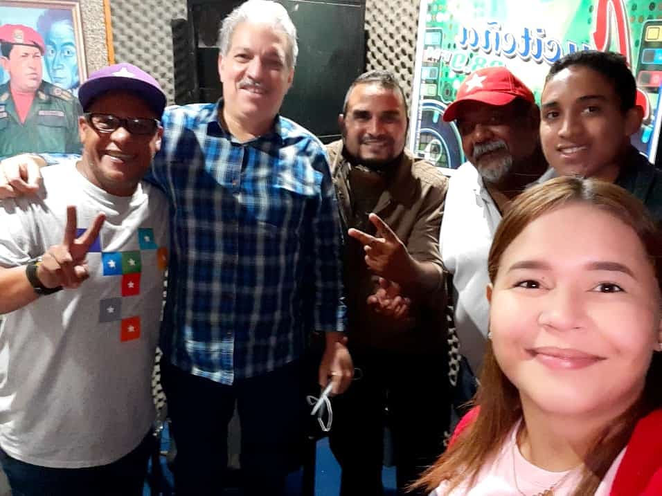 LuisEGarciaC7's tweet photo. Empoderados de los medios de comunicación para continuar librando la batalla de conciencias... En Radio Comunitaria Luciteña 98.9fm Elio Serrano y Maira Gutiérrez nuestros Candidatos de la Patria
#Circuito7Indetenible
#FelizCumpleañosPresidente
@NicolasMaduro
@HectoRodriguez https://t.co/ldOXvoOytj