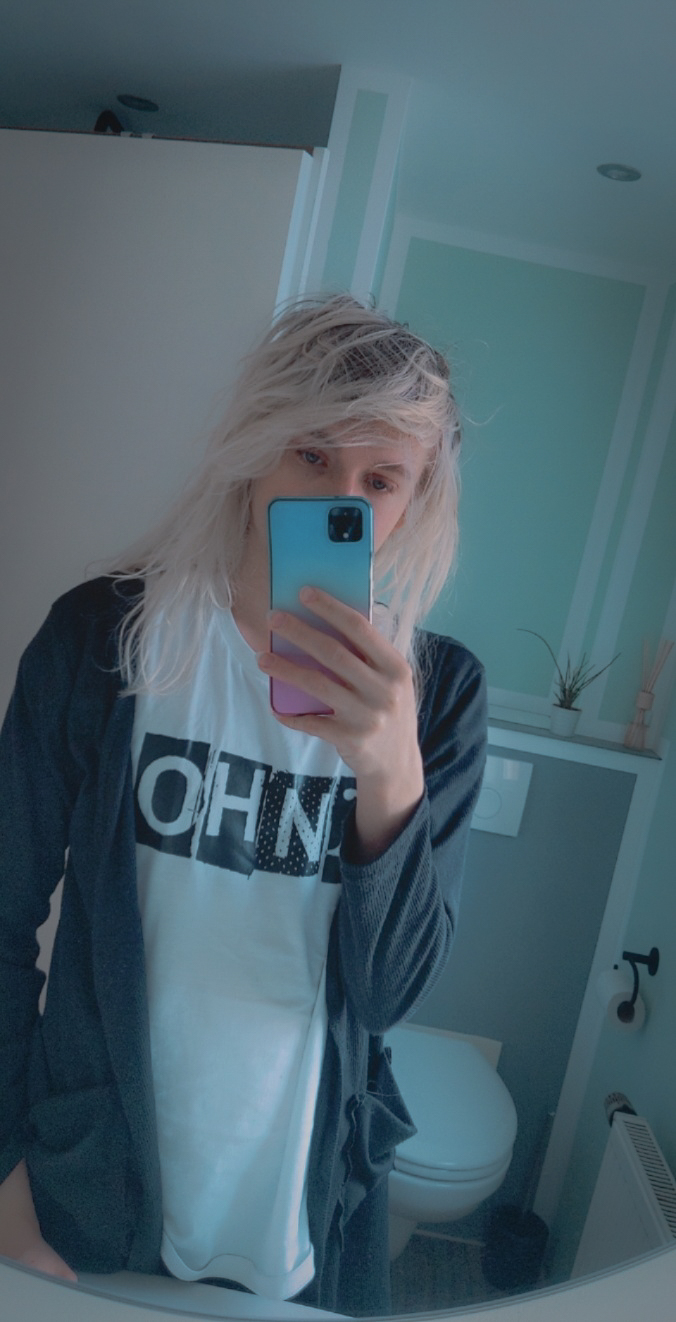 1 pic. One tired looking boy. Messy hair from the eccentric lifestyle?(sleeping till noon)
At least I