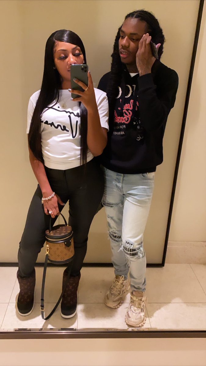 prettyylo's tweet photo. Beauty &amp; The Beast. Pretty Girl Wit A Gangsta🖤🔏🤞🏼 https://t.co/UXBg5YwEHe
