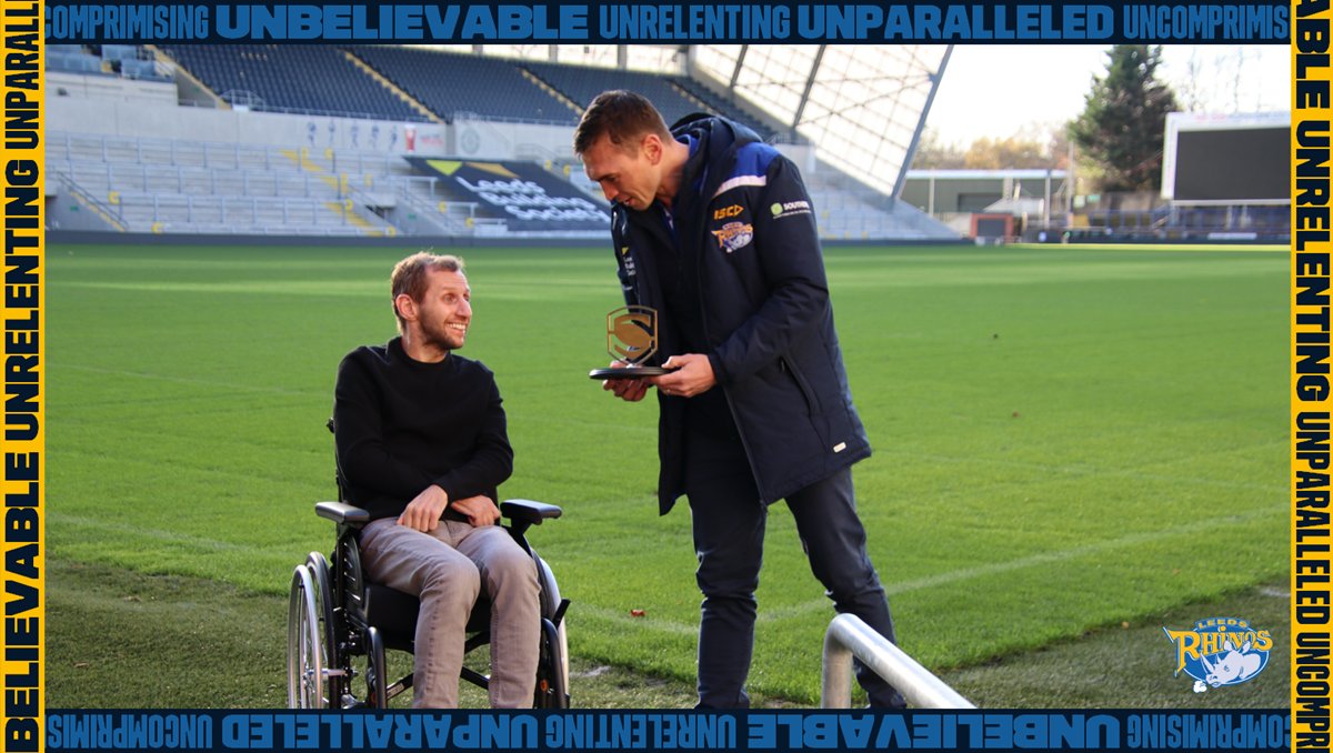 leedsrhinos's tweet photo. Congratulations to Rob Burrow who has won the Spirit of Super League Award jointly with Hull KR's Mose Masoe, the pair have been a true inspiration for everyone in the sport throughout 2020 💙 
➡ More here https://t.co/bnPfk3eU9c https://t.co/80kpbcvTEh