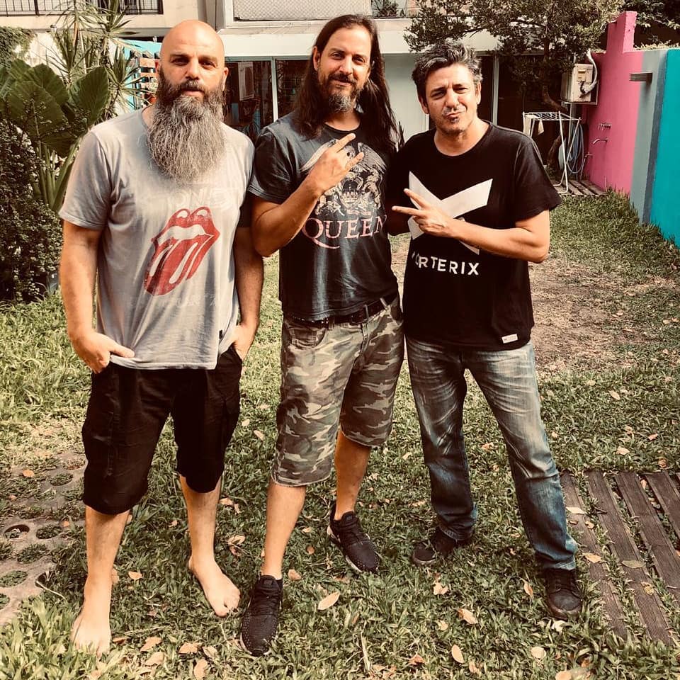 #VuelveHCLV SUERTE A LES PIBIS! <a href="/rock_pix/">El Gallo 🇦🇷⭐️⭐️⭐️</a> <a href="/cuchicalderon/">Cuchi Calderón</a> @RodrigoGF75 📻🎧🎤🎶🎸
.
<a href="/freeanguila/">ҒЯΞΞ ΔΠGႮⅰɭΔ</a> <a href="/danyjimenezreal/">Dany Jimenez</a> <a href="/bassmadafaka/">b4ss</a>