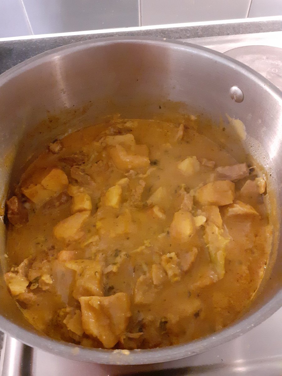 C_arolin_e77's tweet photo. Lamb, potato and coconut curry #leftoverroast https://t.co/mHmN4v95ud