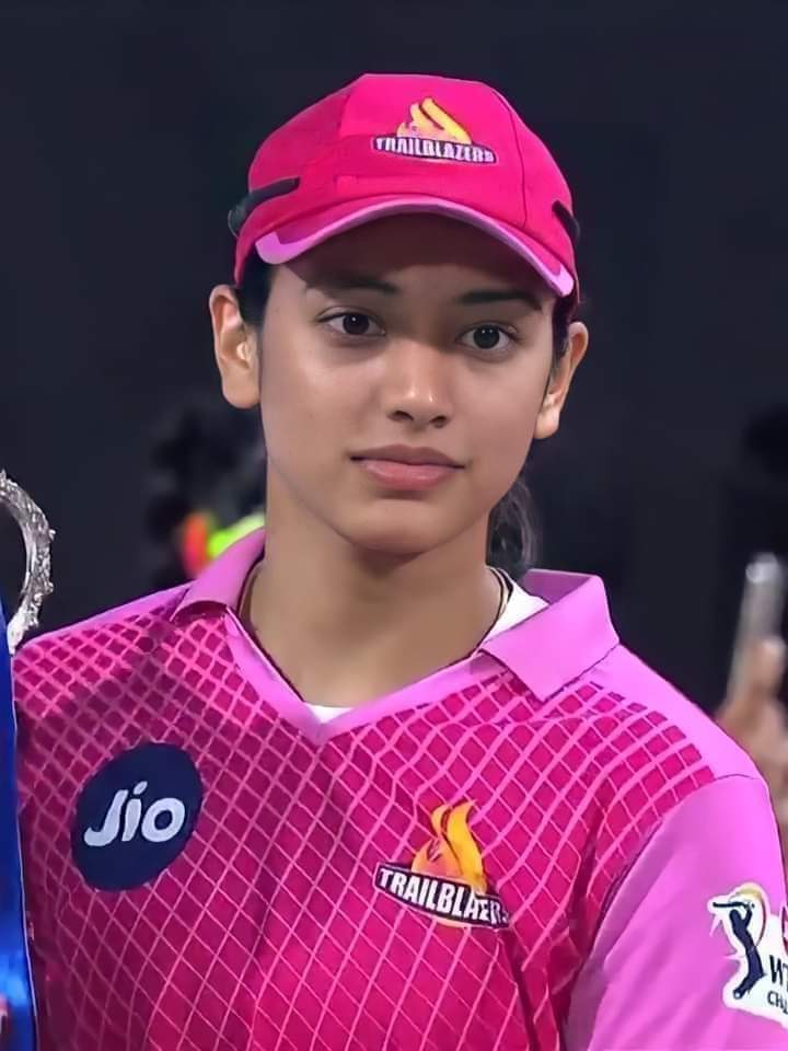 Winning Captain of Womens T20 Challenge 2020 ๐๐
Happy Sunday Morning ๐
Follow us on https://t.co/tFdull9YpF for more.
#SmritiMandhana #WomensT20Challenge #sunday #morning #morningvibes
๐ธ - IPL / Instagram https://t.co/QlI8rIFD66