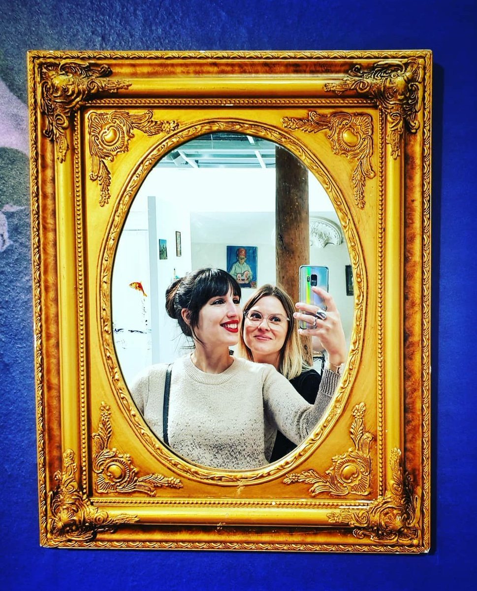 ComSciComCa's tweet photo. La fac a d'ailleurs vu naître des amitiés qui perdurent encore, comme ma bestah #MuseumMate @ElviaFouet, ou encore grâce à l'asso @PeriplesUTM mon cher #MSRtrooper @MathieuS31.
Des gens passionnés & passionnants (j'aimerais trop vous voir animer le compte 😘 !)
#CoucouLesCopains https://t.co/b2G1LJnDX8