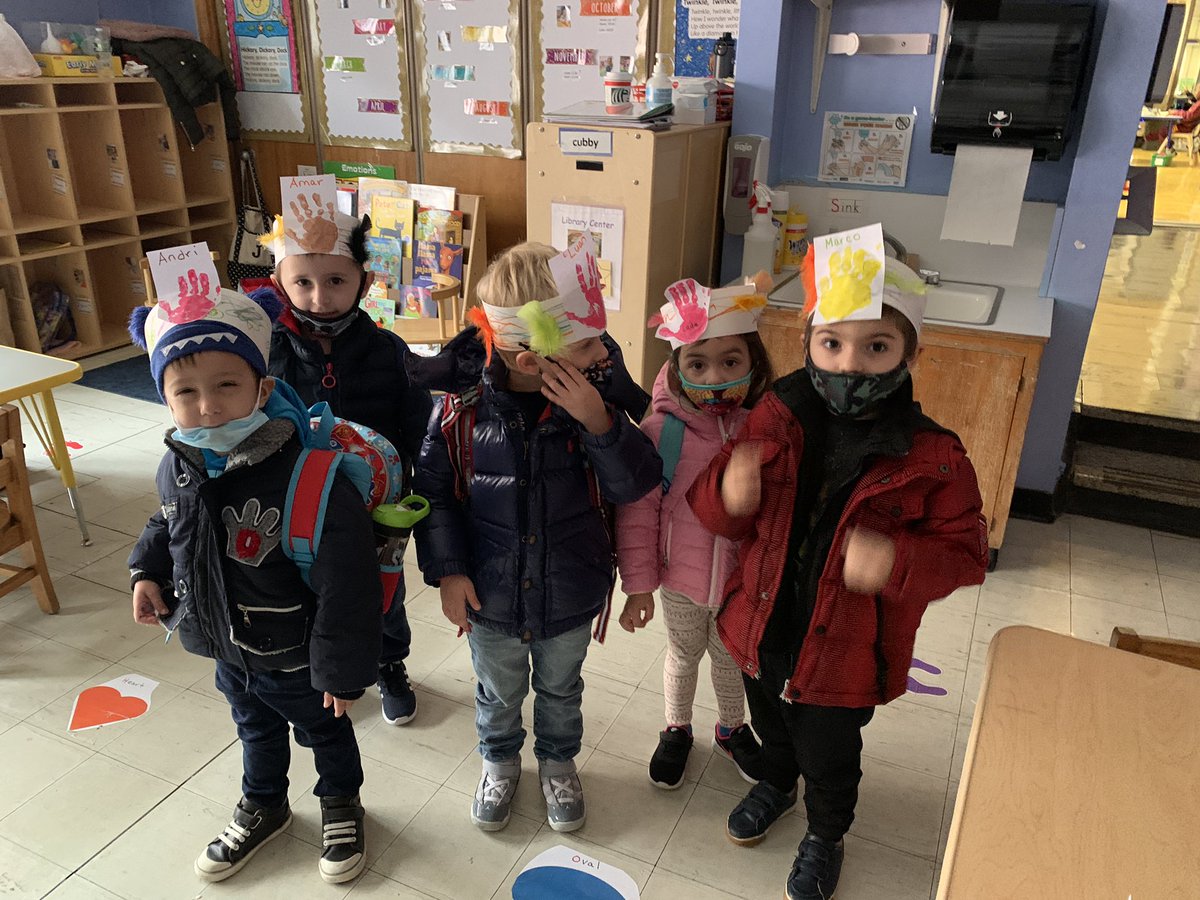 MsJessica_SBES's tweet photo. Today, we made Thanksgiving Headband! My A Day students will not attend in class session tomorrow so today was a perfect day to create our own headband! Also, a very Happy Birthday to one of my friends!! @Tracey_Harrow21 @JonathanMorano https://t.co/wcHXWcO73v