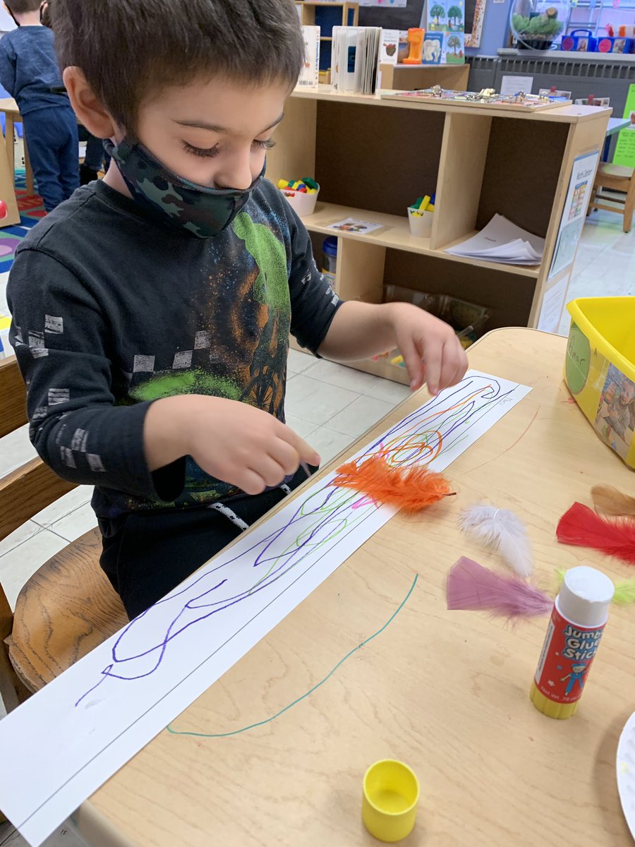 MsJessica_SBES's tweet photo. Today, we made Thanksgiving Headband! My A Day students will not attend in class session tomorrow so today was a perfect day to create our own headband! Also, a very Happy Birthday to one of my friends!! @Tracey_Harrow21 @JonathanMorano https://t.co/wcHXWcO73v