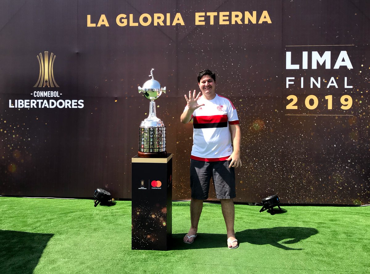 rafaelmenta's tweet photo. To de (longas) ferias disso aqui, mas abri 1 exceção pra data de hoje, porque um ano atras foi um dos dias mais legais q já vivi. E não é novidade pra ninguém como foi a final da @LibertadoresBR, então vou contar uma historinha do que aconteceu comigo naquele dia após o jogo 1/n. https://t.co/oWGKGf2uew