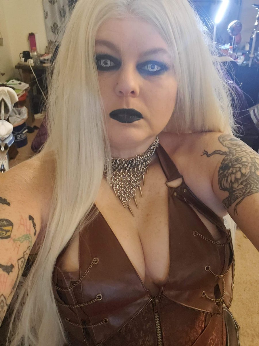 Check out my friends #onlyfans page. She's great. #sexy #model #cosplay #boobs 

onlyfans.com/drk_catarina