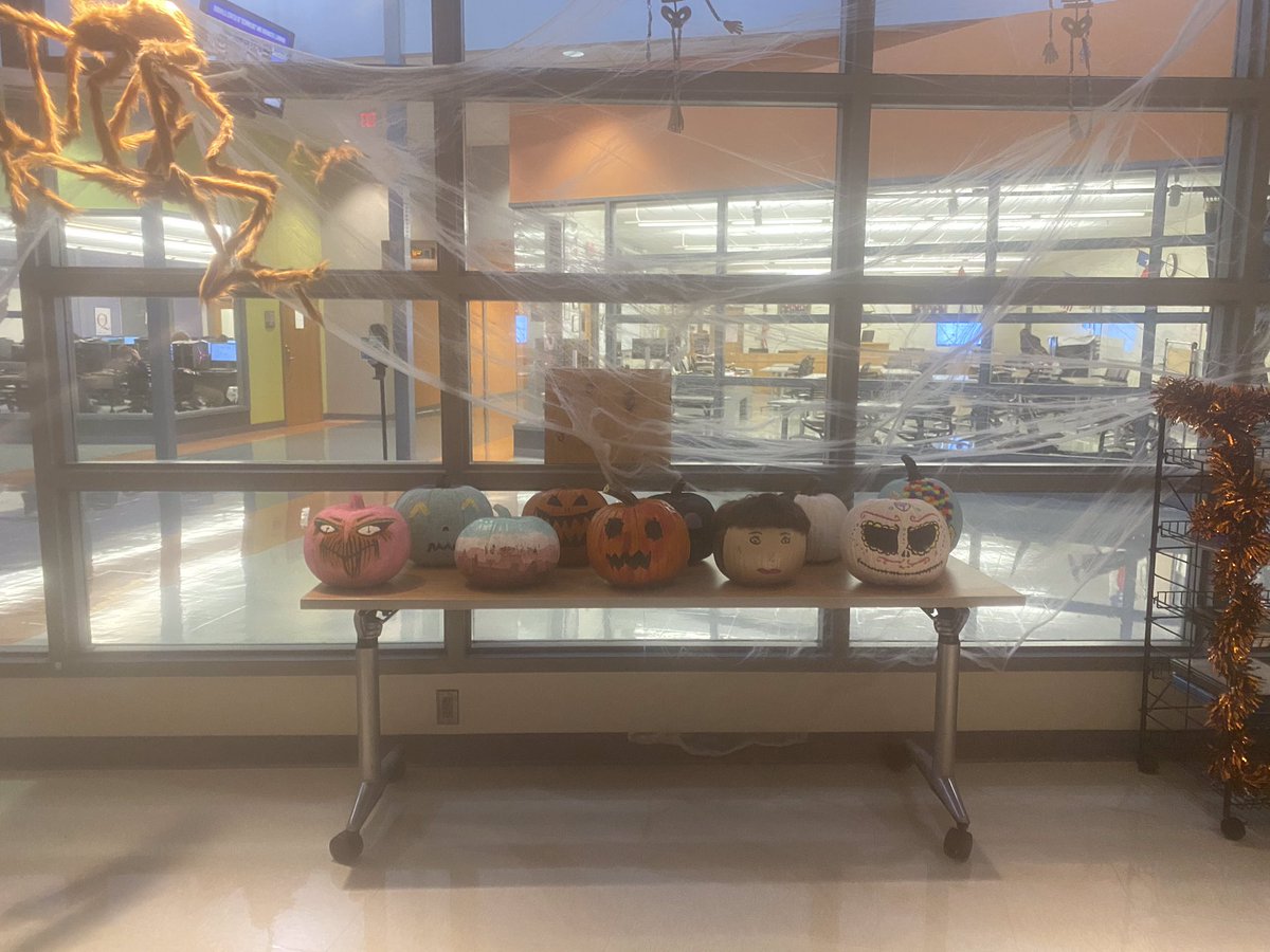 Day 23 of #DECAMonth ! Our favorite DECA chapter tradition is participating in the pumpkin decorating contest!